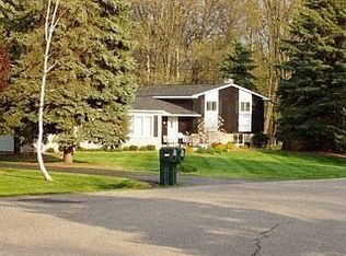28340 Greenmeadow Cir E, Farmington Hills, MI