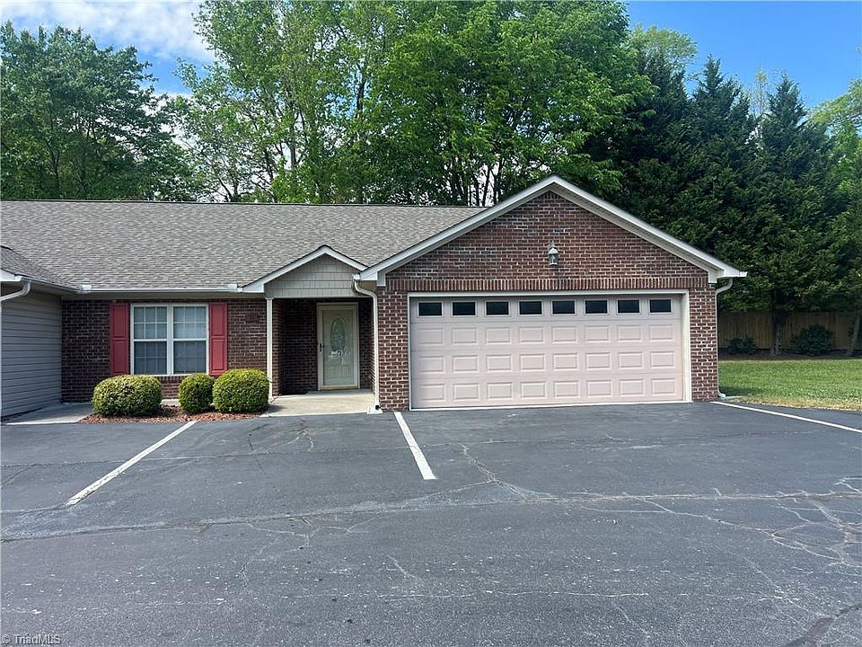 1st image of 405 Pinefield Pl