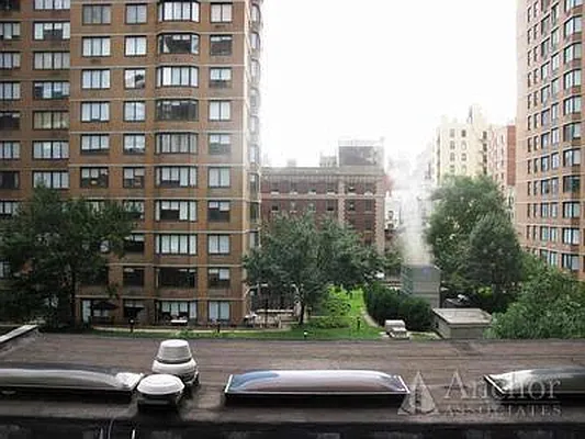 Rented by Anchor Associates | media 26