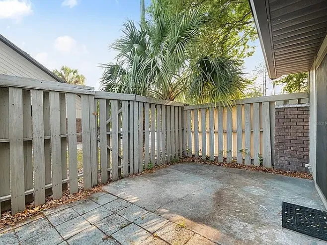3468 NW 37th Ave — Photo 22