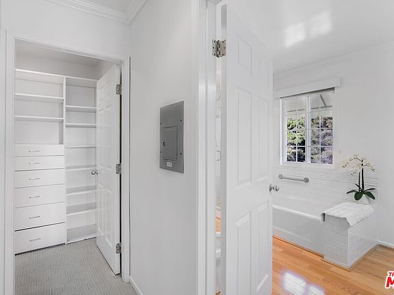 3rd image of 3855 Rambla Pacifico APT D