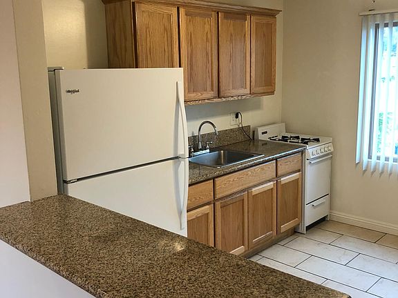 4th image of 4815 Persimmon Ave APT 30