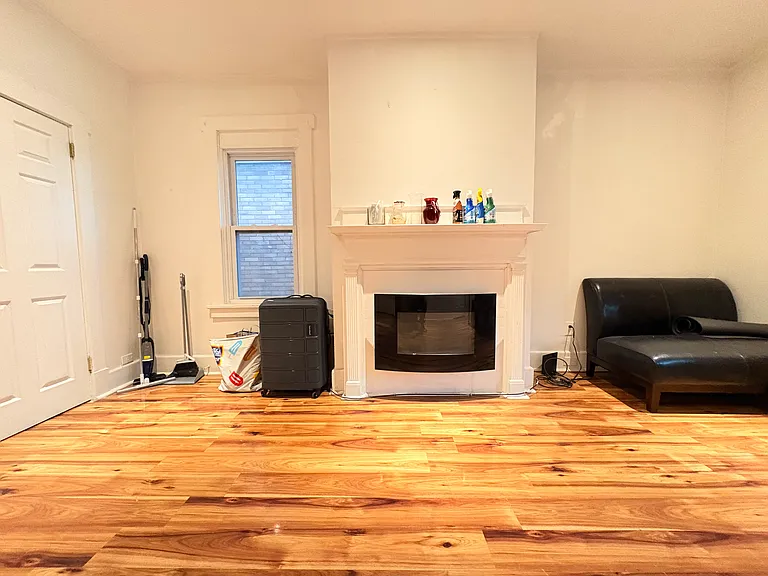 5818 Hobart St #2 — Photo 13