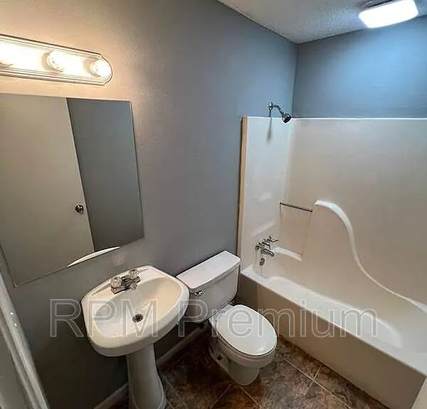 5057 Baker Blvd #C — Photo 18