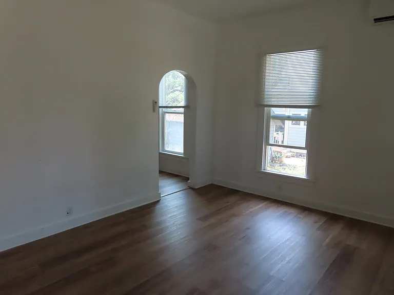 540 5th Ave SE #B — Photo 5