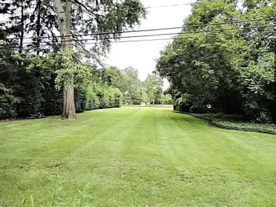 2nd image of Van Aken Blvd