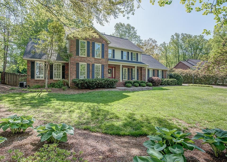 1st image of 438 Country Club Ct