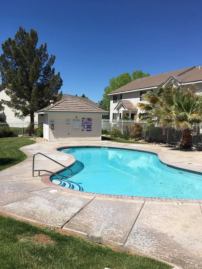 3 bed 2.5 bath townhome for rent! — Photo 2