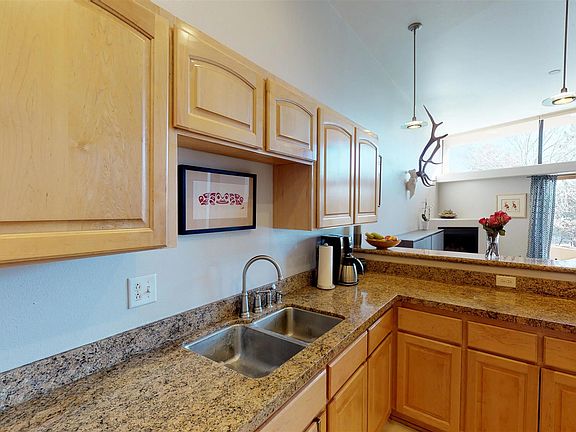 5th image of 4631 Esperanza