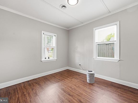 3rd image of 805 Eastern Ave