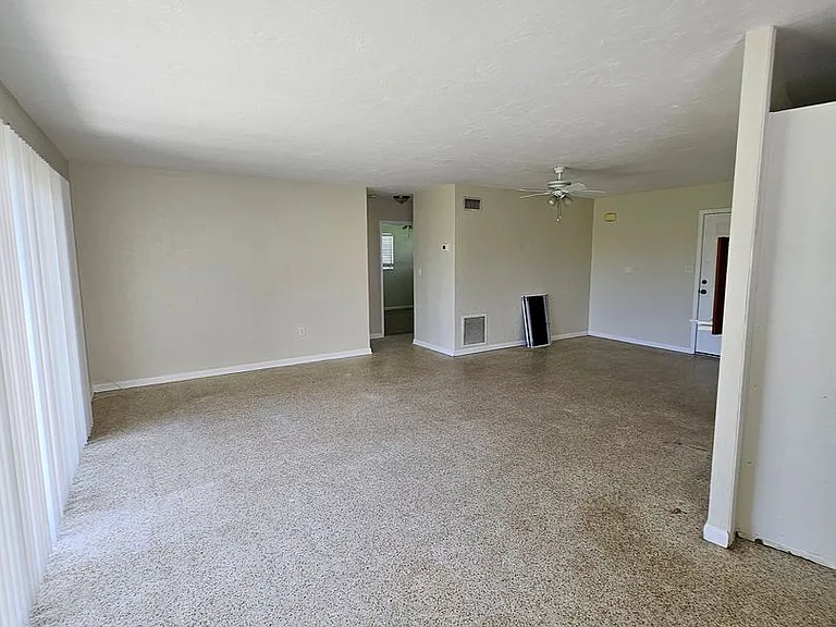 2433 Deedra St — Photo 18