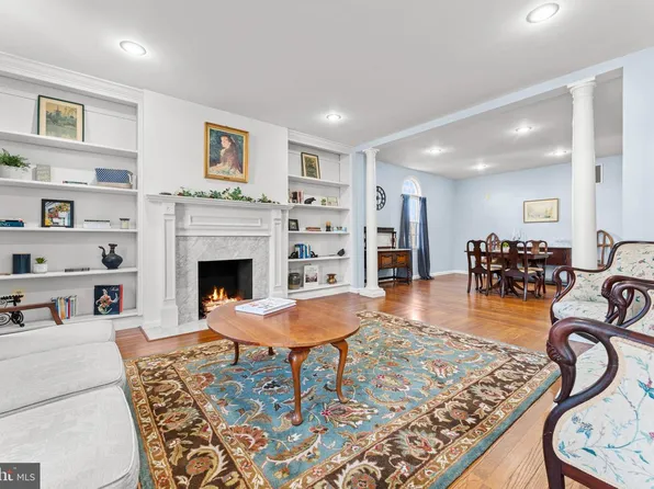 214 S Royal Ave, Front Royal, VA 22630
