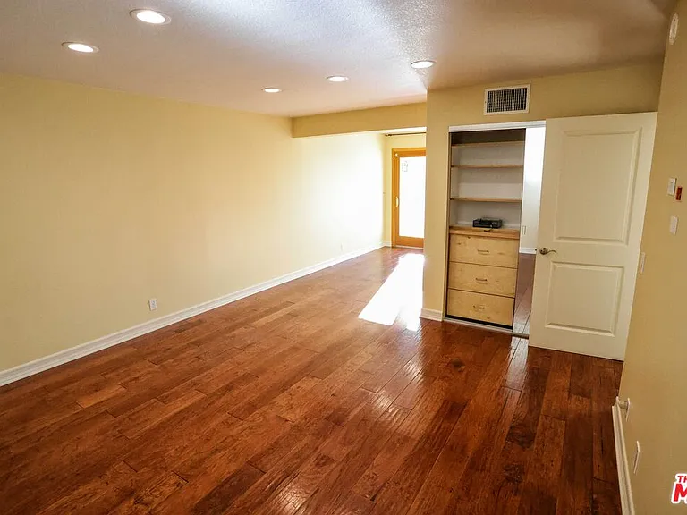 17097 Palisades Cir — Photo 14