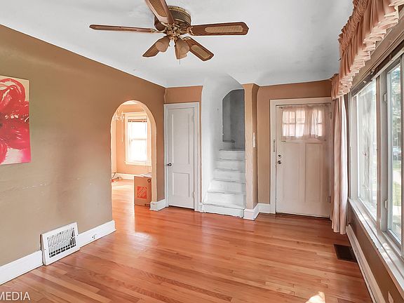 4th image of 3733 N Newland Ave