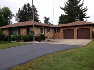 15418 Chetwyn Dr, Lansing, MI 48906