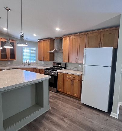 4th image of 5791 Turner Way