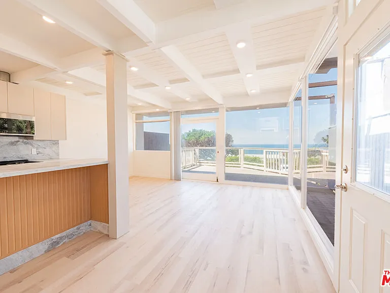 7273 Birdview Ave — Photo 2