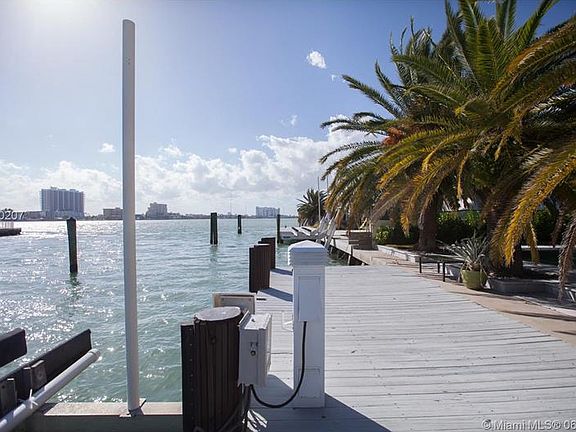 3rd image of 1050 S Shore Dr