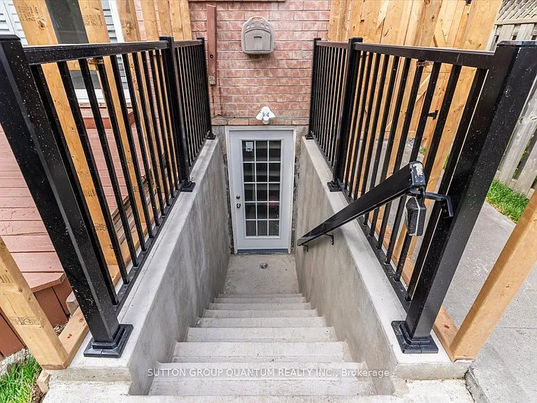 239 Brisdale Dr #BASEMENT — Photo 4