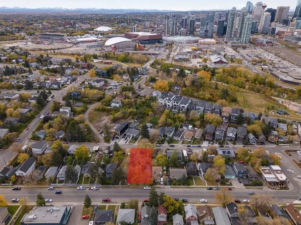 1123 E 8th St SE, Calgary, AB T2G 2Z6