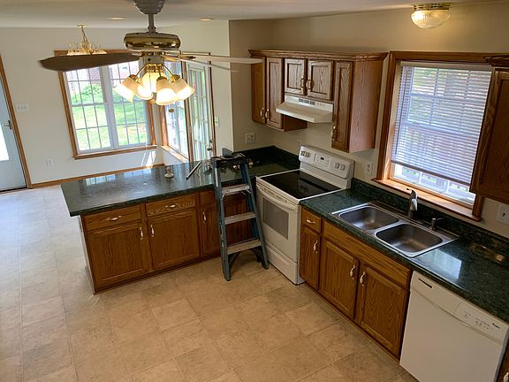 4th image of 12179 Warfield Estates Dr