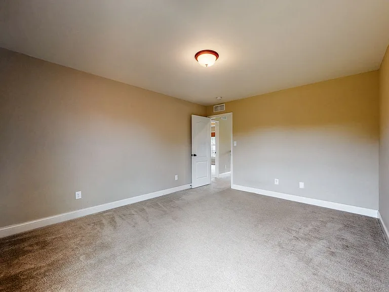 802 Urton Woods Way — Photo 46