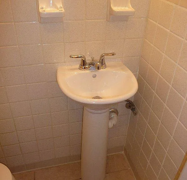 2306 Wales Cir #B — Photo 17