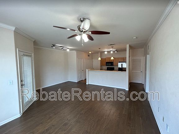 5th image of 8290 Gate Pkwy #212