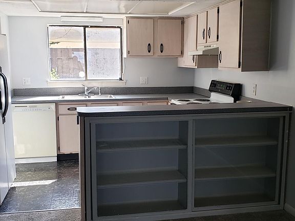 3rd image of 5400 La Moya Ave Unit 13