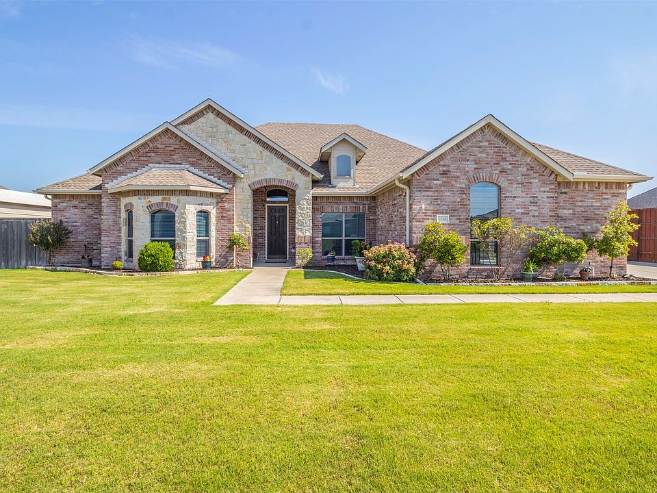 1st image of 1810 Harvest Ln