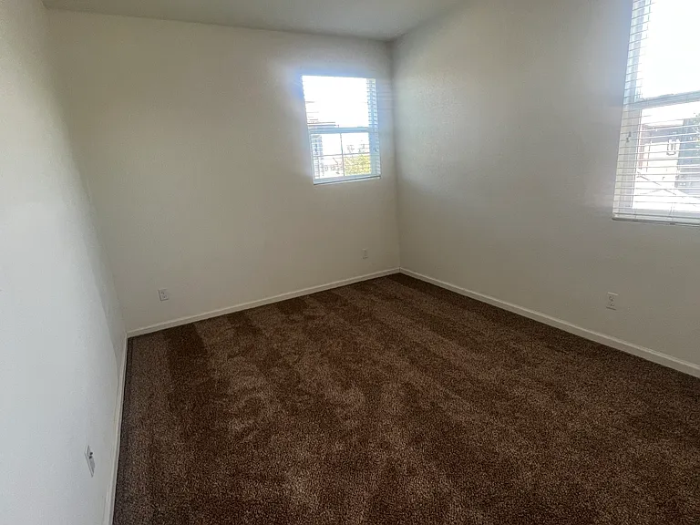 155 W Ladd Dr — Photo 30