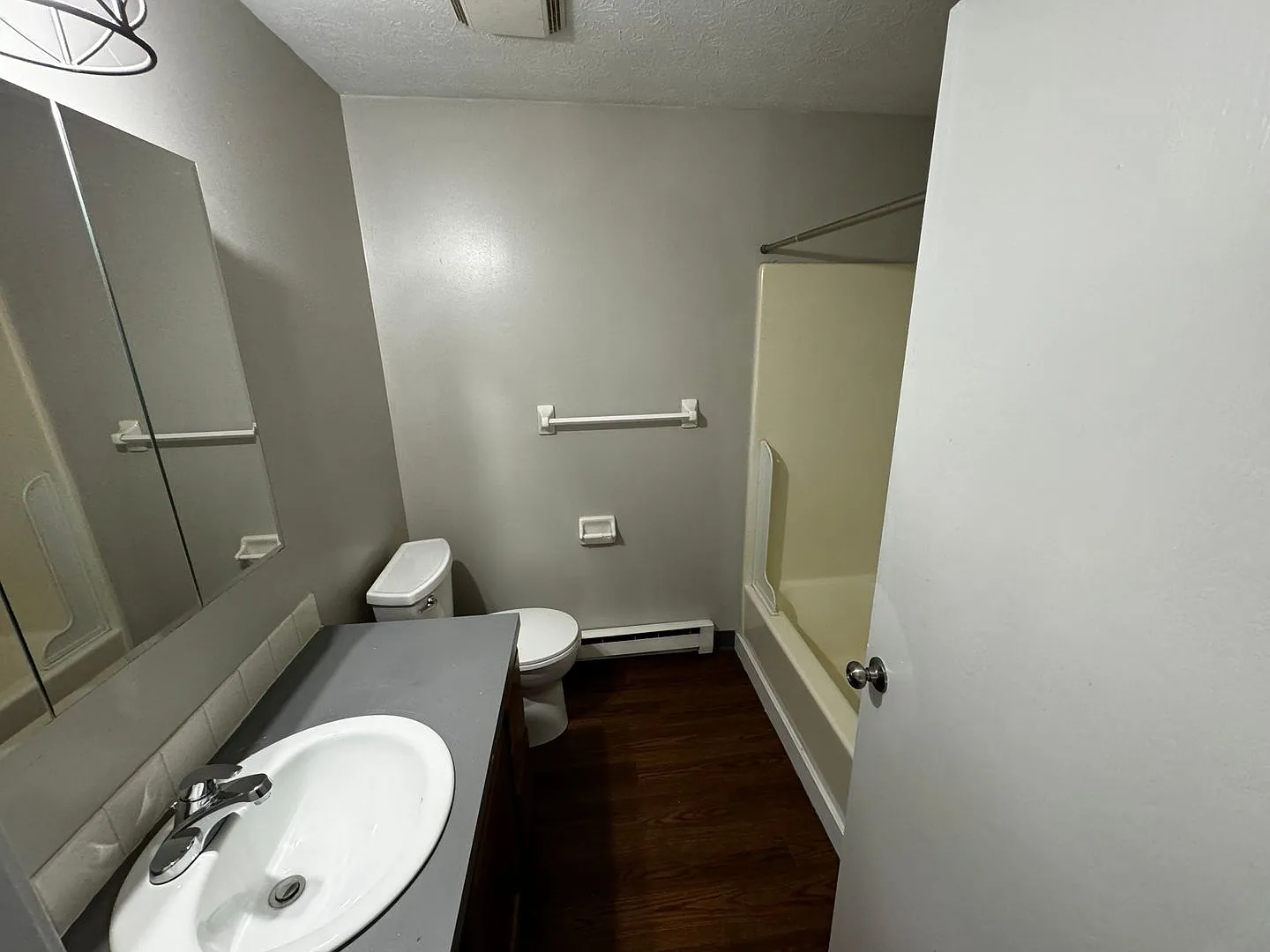 MN Cedar Village (851) — Photo 4