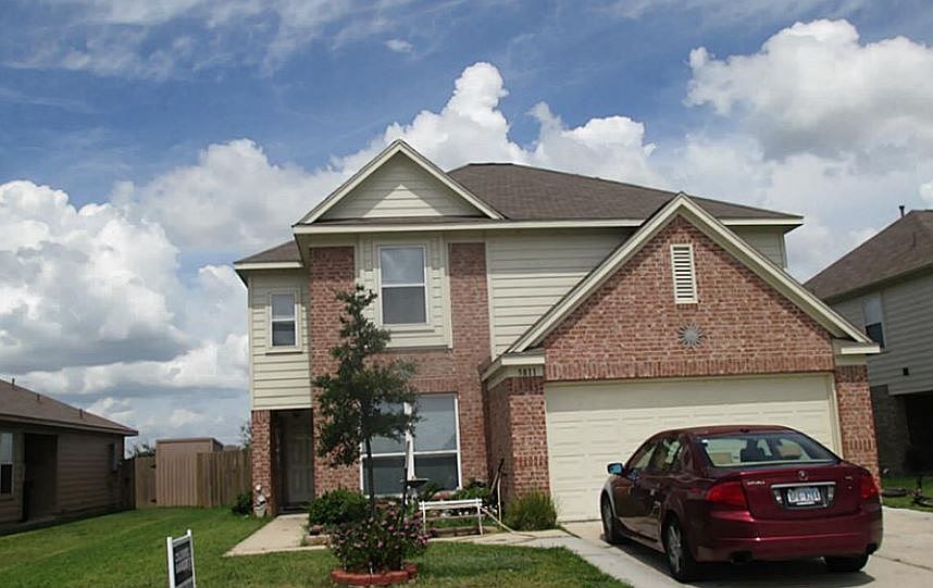 1st image of 5811 Cinnamon Lake Dr