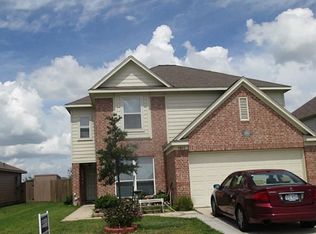 5811 Cinnamon Lake Dr, Baytown, TX 77521