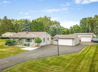 1398 Randall Dr, Rockford, IL 61108