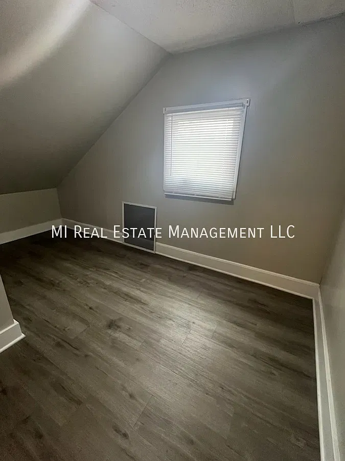 2 bed, 1.0 bath, 700 sqft, $1,275 — Photo 4