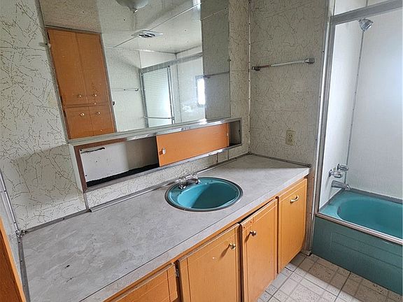4th image of 35080 Chandler Rd #4