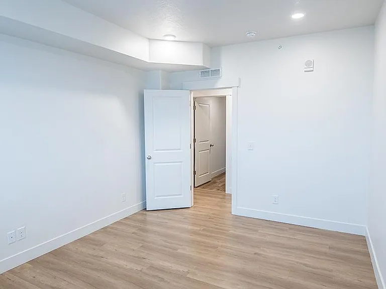 TRAIL HOLLOW APARTMENTS — Photo 17