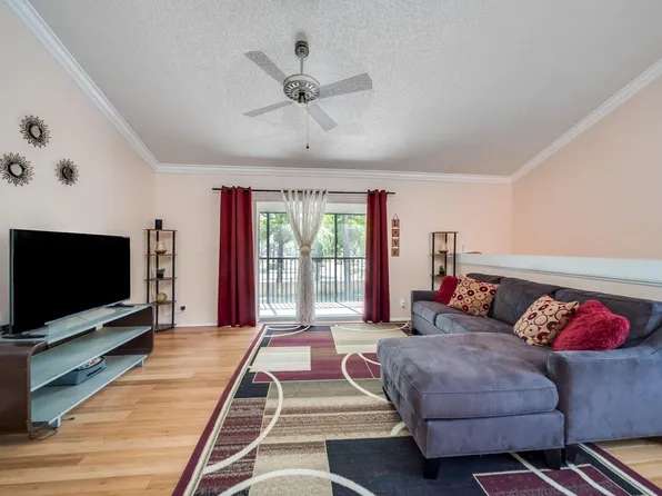 3089 N Oakland Forest Drive #204, Oakland Park, FL 33309