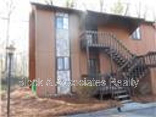 123 Cloister Oaks Cir