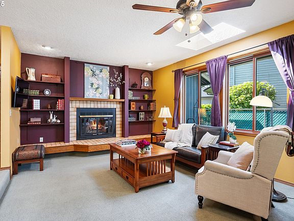5th image of 1395 Beverly Dr