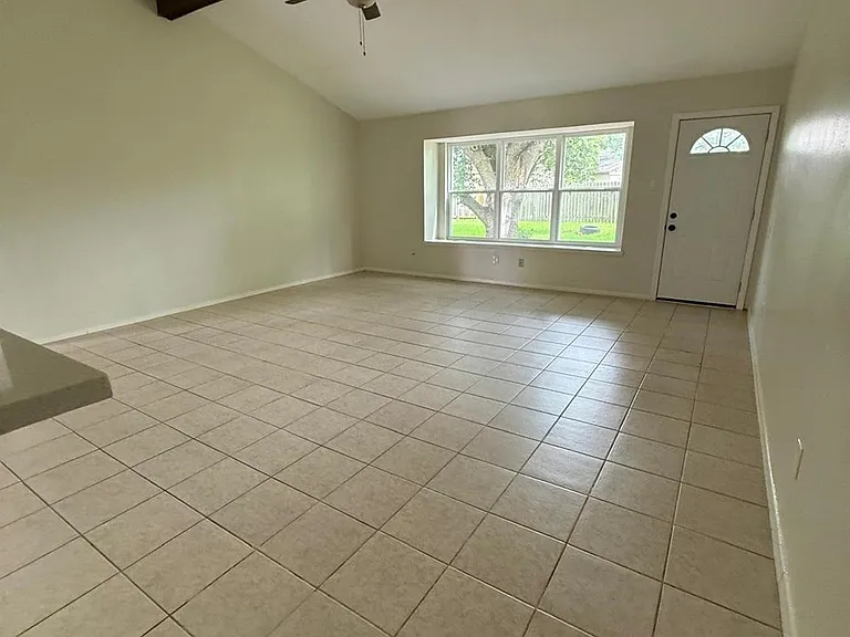 10123 Kent Towne Ln — Photo 3