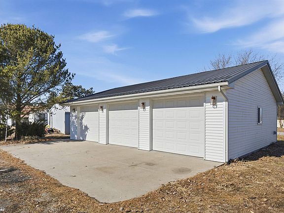 3rd image of 301 State St