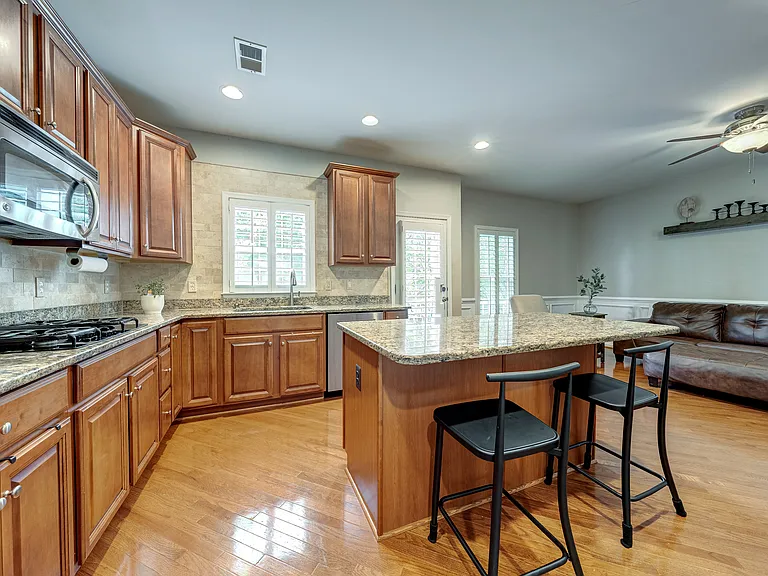22739 Balduck Ter — Photo 8