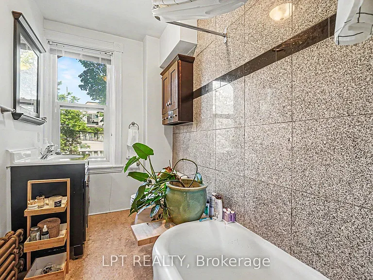 475 Maclaren St #3 — Photo 5