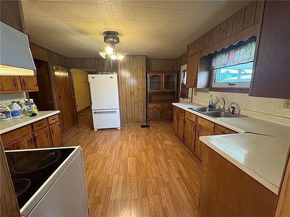 3rd image of 2193 Springhill Furnace Rd