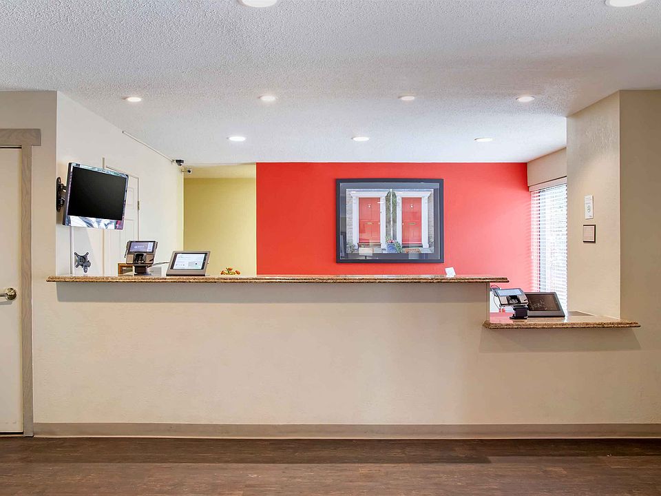Lobby and Guest Check-in