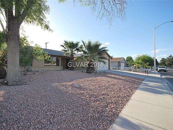3rd image of 800 Glen Abbey Cir