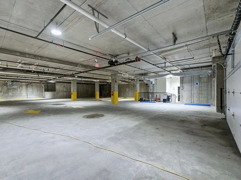 8800 John F. Kennedy Blvd — Photo 12