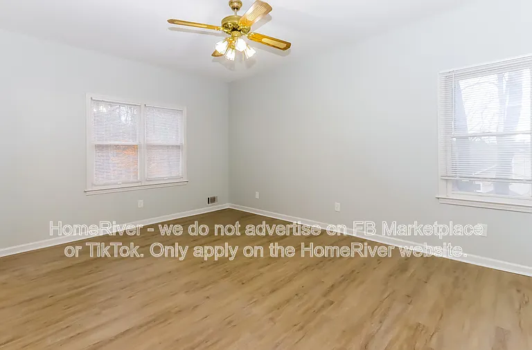 206 Leigh Dr — Photo 8
